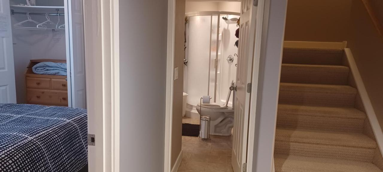 680 Sq Ft Private Space With Ensuite Bathroom YYC Exteriér fotografie